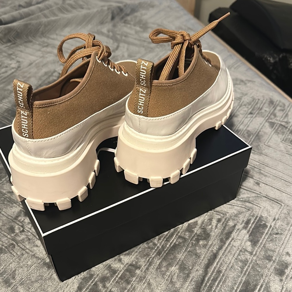 SCHUTZ Tan and White Oxford-Style Sneakers - Picture 4 of 4